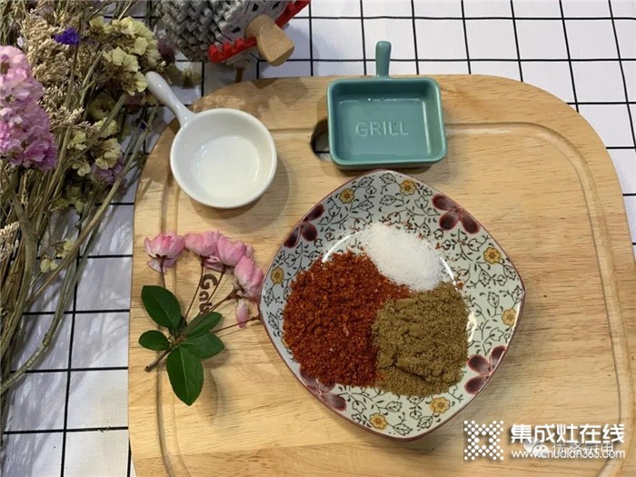 好吃到流眼淚的香烤豆腐，用優(yōu)格集成灶輕松做出來(lái)