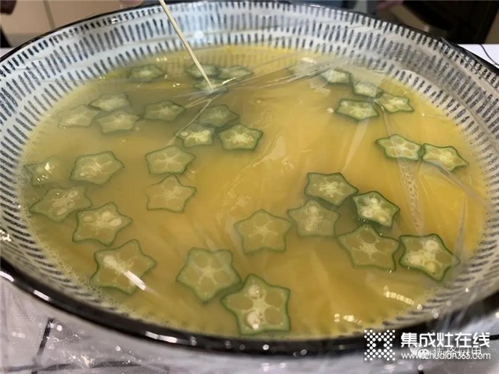 優(yōu)格今日美食分享：細(xì)膩滑嫩的秋葵雞蛋羹，趕緊用優(yōu)格集成灶做起來吧